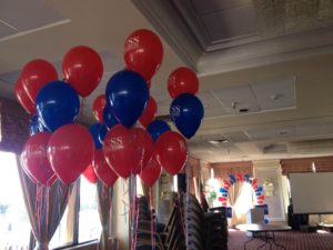 ross-loos-balloons-and-arch